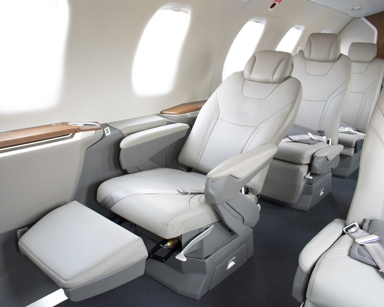 interior reclining seat